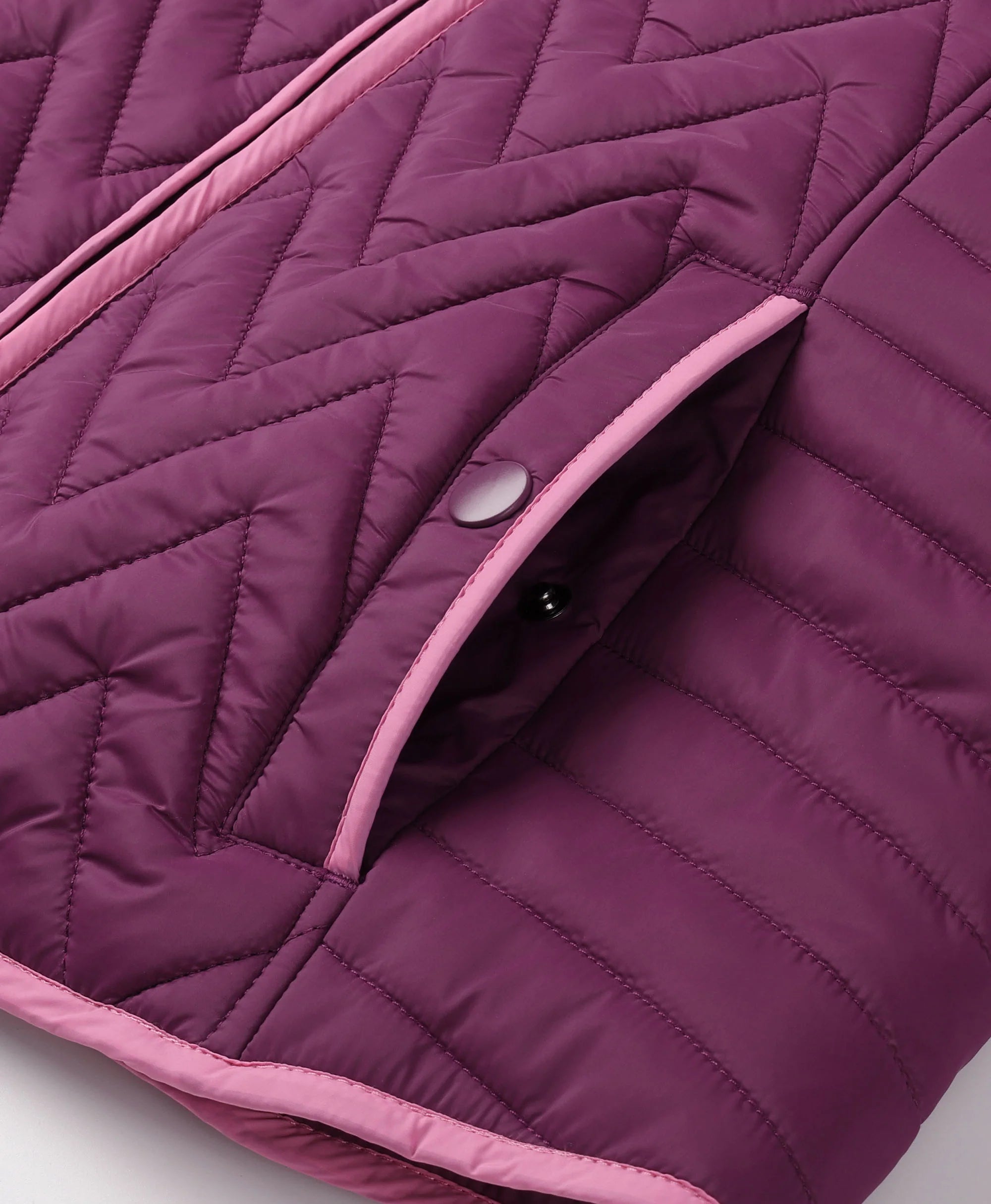 ORORO Heated Women's Heated Chevron Quilted Vest - Image 9