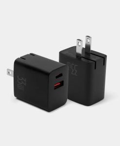 Alternative view of ORORO Heated 33W Dual Port Battery Charger (US Plug)
