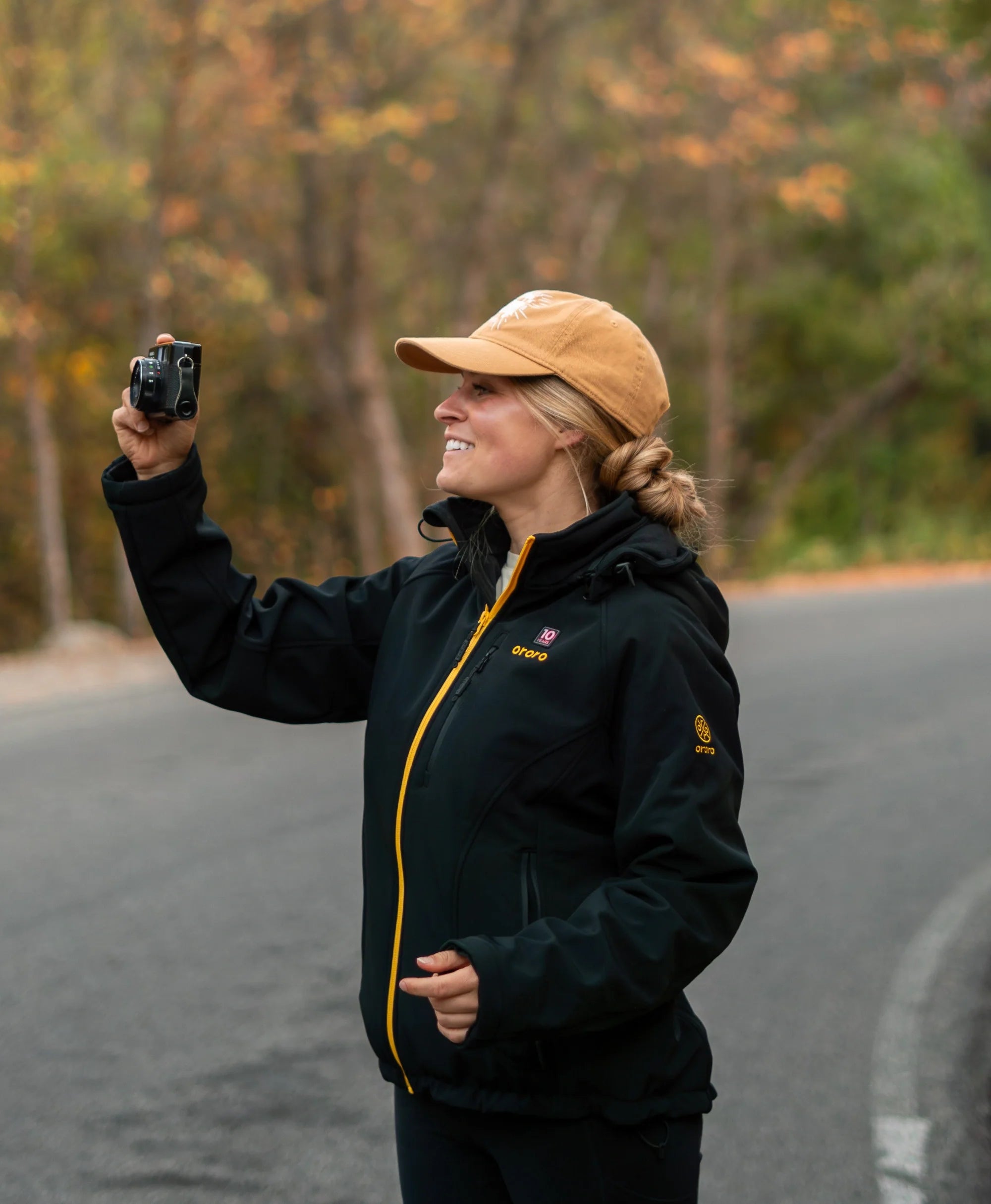 ORORO Heated Women's 4-Zone Classic Heated Jacket (10-Year Anniversary Limited Edition) - Black & Gold (Apparel Only) - Image 5