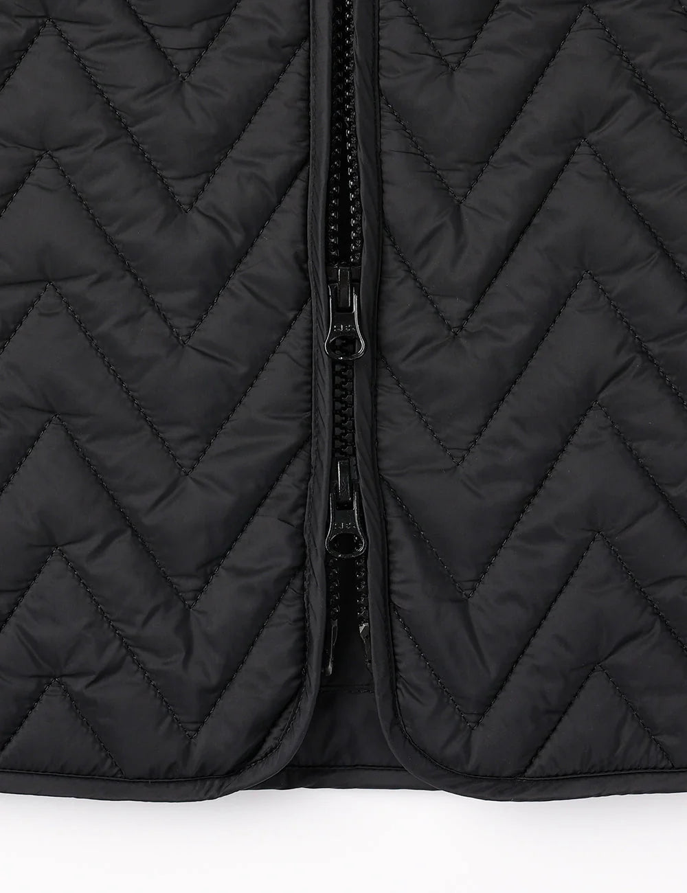 ORORO Heated Women's Heated Chevron Quilted Vest (Purple) - Westminster Kennel Club® Edition - Image 12